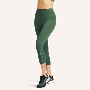 Peloton Capri Leggings in Green - Large